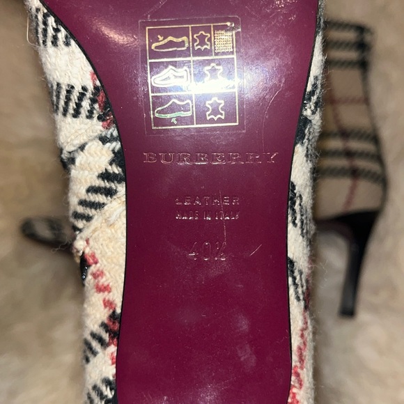 Burberry 2000s Nova Check Tweed Heeled Boot - Picture 12 of 13